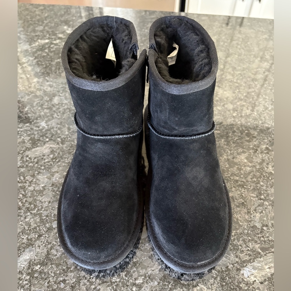 Koolaburra By UGG Koola Mini Boot - Kids Size 3. Never Worn!